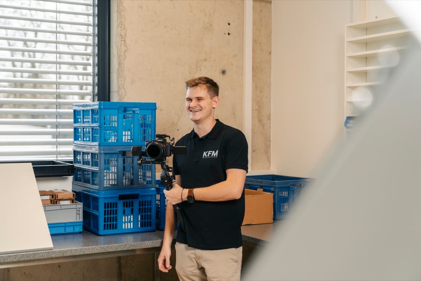KFM beim Mitarbeiter-Video direkt im Betrieb